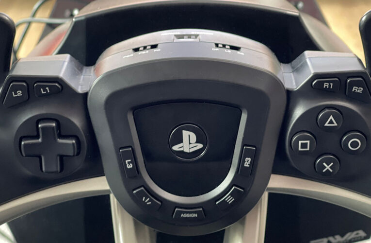 HORI Racing Wheel Apex m-a ajutat să îmblânzesc bolizii din noul Gran Turismo 7 (review)