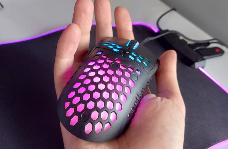 Trust GXT 960 și GXT 765 GLIDE-FLEX RGB fac gaming-ul mai fluid și mai colorat (review)