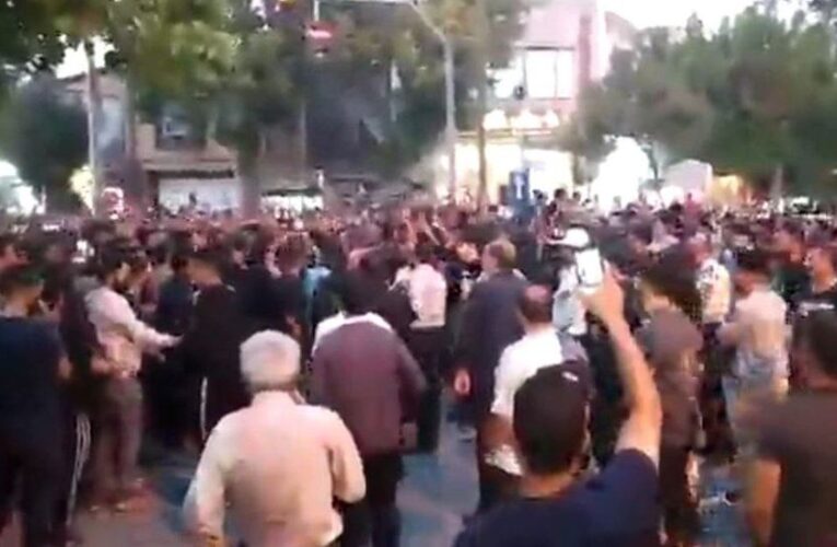 Moderatorii Instagram ar fi fost mituiți pentru blocarea de conturi devenite incomode