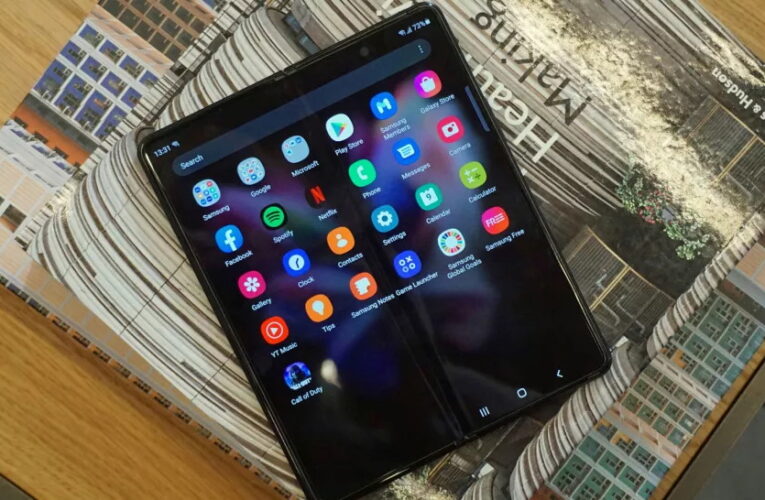 Galaxy Z Fold 4 primește listă neoficială cu specificații, confirmând un design mult îmbunătățit